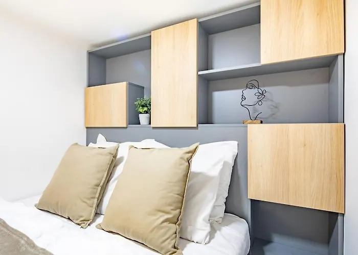 Cityscape Budget Apartments Heaven
